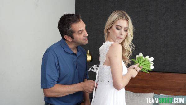 Insolent teen pleases stepdad out of curiosity and ends up swallowing his jizz - hellporno.com on freevids.org