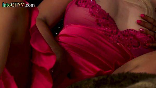 CFNM voyeur babe watches couple fucking while rubbing twat - txxx.com on freevids.org