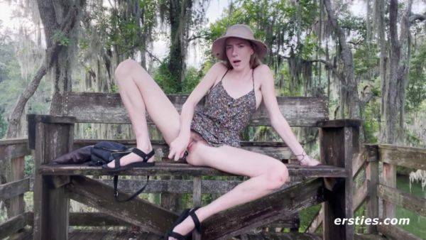 Hot Blonde Masturbates In A Public Place - hclips.com on freevids.org