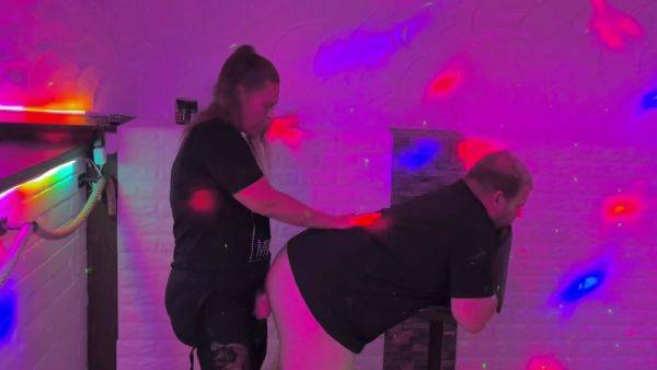 Pegging Doggy With A Huge Dildo At The Party - hclips.com - Germany on freevids.org