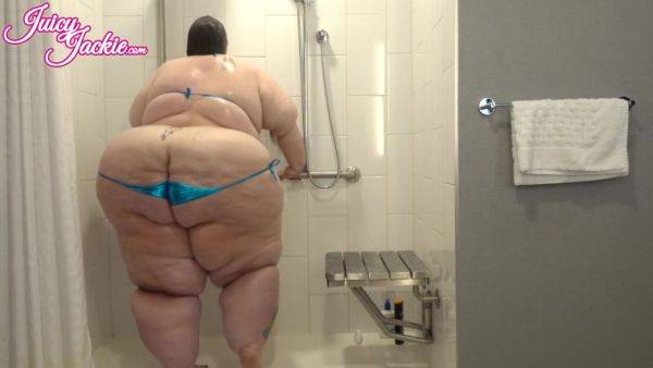 Ssbbw Shower With Juicy Jackie - upornia.com on freevids.org