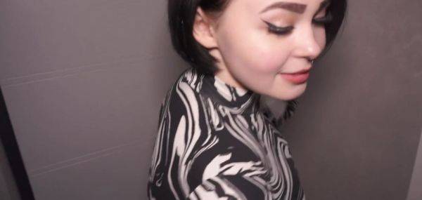 A hot brunette realtor helped get the discount. She Straddled my DICK - inxxx.com - Russia on freevids.org