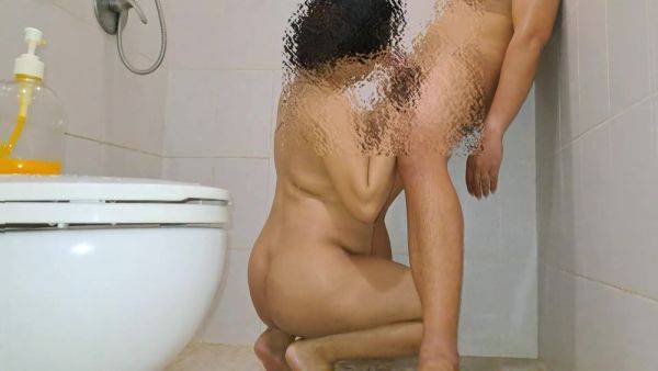 Pinay Sex In The Bathroom Yummy Blowjob - upornia.com - Philippines on freevids.org