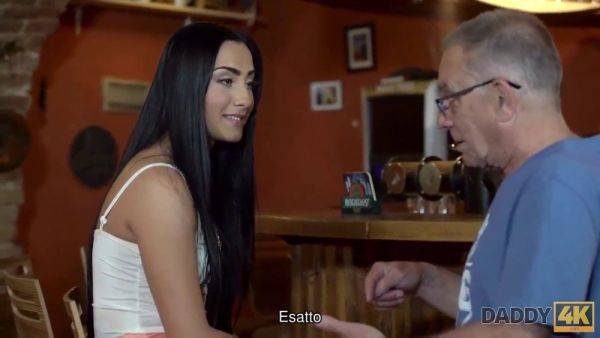 Anna Rose begs for more from her daddy in hot amateur video - sexu.com on freevids.org