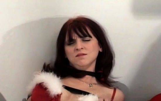 Voluptuous diva is showing her very - drtuber.com on freevids.org