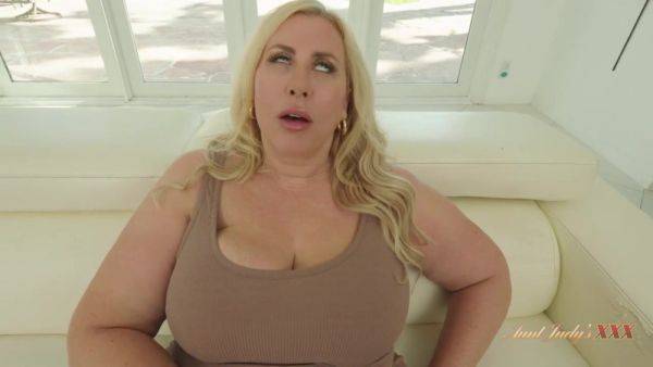 Orgasmic Blonde BBW Lila Lovely - solo masturbation - xtits.com on freevids.org