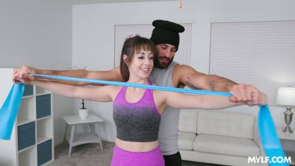 Superb wife fucked by her personal trainer and juiced like a whore - xbabe.com on freevids.org