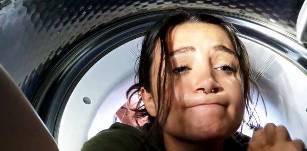 Le pote de mon mari me baise avant son retour (pornhoader ) - txxx.com - France on freevids.org