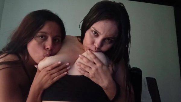 Lactating Lesbians And Hot Mommy - Unas Dulces Tetas Para Chupar - hclips.com on freevids.org