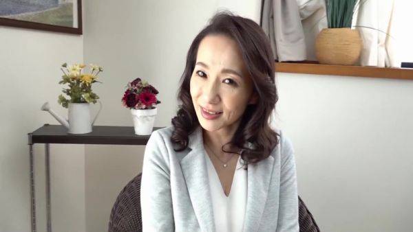 H057g01 Fifty Mature Woman With A Neat Atmosphere Is The First Av! Big Breasts Shake On A Slim Body! - videomanysex.com on freevids.org