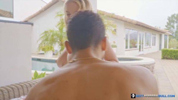 The baddie and the beast with Slimthick Vic - hotmovs.com on freevids.org