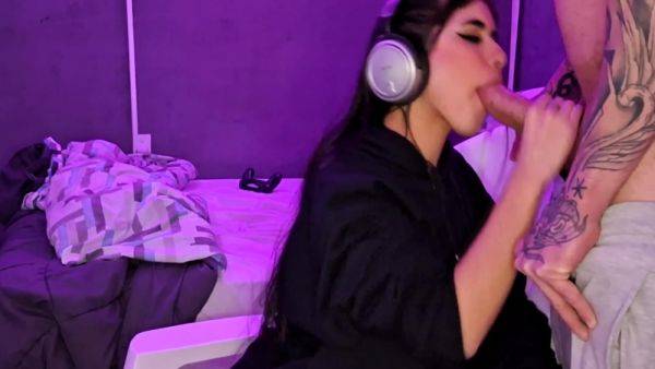 I Gave My Huge Cock To This So She Could Play With Gamer Girl - hclips.com on freevids.org