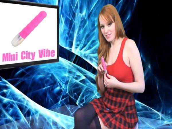 Redhead babe shows her hot body in naughty solo - drtuber.com on freevids.org