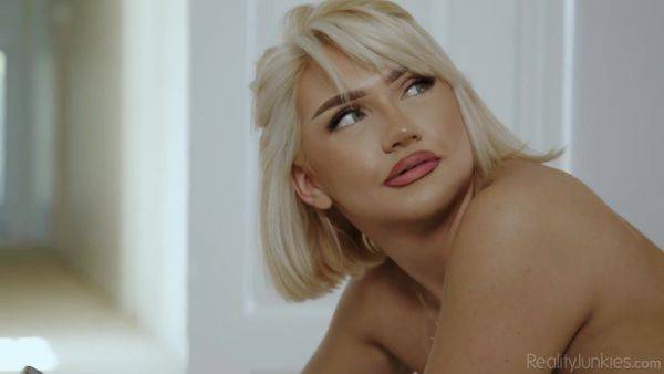 Bambi Barton - pretty blonde enjoys massage hardcore - amateur hardcore - xhand.com on freevids.org