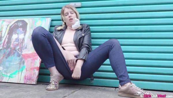 Blonde Katie Gee: Outdoor Solo Adventure - veryfreeporn.com on freevids.org