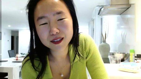 Amateur Webcam Chick Masturbates On Webcam More at - drtuber.com on freevids.org