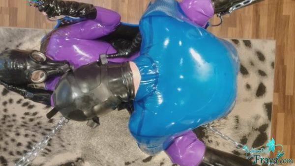 Rubber Slave In Rubber Sling Cumming - hclips.com on freevids.org