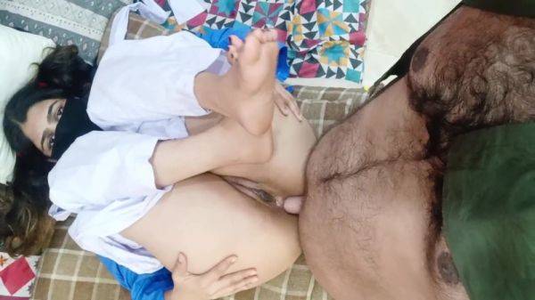 Desi School Girl First Time Anal Sex With Her Own Stepbrother - txxx.com on freevids.org