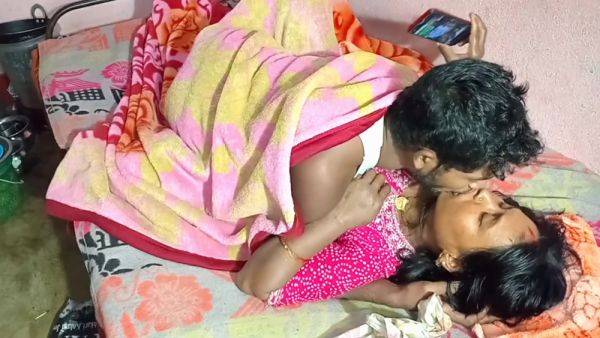 Khatmal Per Chudai Biwi Ke Sathmaje Se Choda - hclips.com on freevids.org