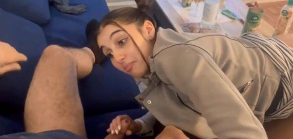 Ma copine suce notre invité (pornhub) - txxx.com - France on freevids.org