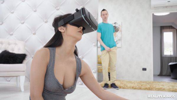 VR fantasy sex turns into reality once her stepbrother walks in on her - xbabe.com on freevids.org