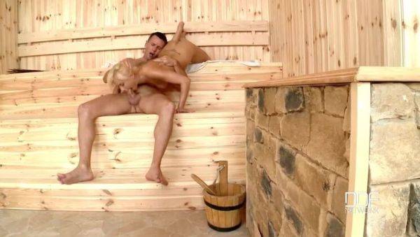 Blonde Beauty Lisa: Shower, Fingering, & Deepthroat - xxxfiles.com - Russia on freevids.org