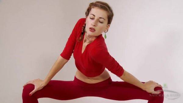 The Incredible Hairy Solo Female: Tais - xxxfiles.com on freevids.org