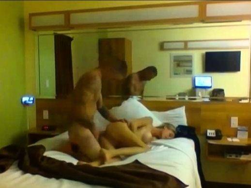 Couple having a good time in their hotel room - drtuber.com - Germany on freevids.org