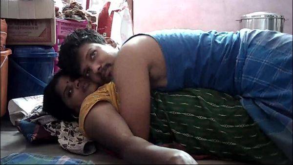 Indian House Wife Hot Kissing In Husband - upornia.com - India on freevids.org