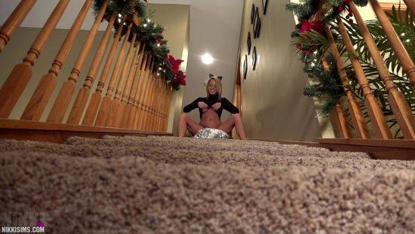 Nikki Bumps - hotmovs.com on freevids.org