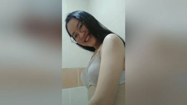 Asian Milf - Look My Pussy - desi-porntube.com - India on freevids.org