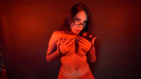 Tommy Parker And Sami Parker - Gives Blowjobs - Find The Full Video! - desi-porntube.com - India on freevids.org