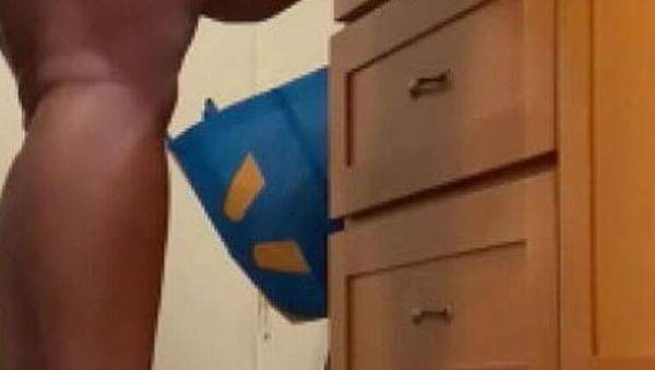 Bigdickenergy258 Gives Remiskye a Creamy Breakfast - porntry.com on freevids.org