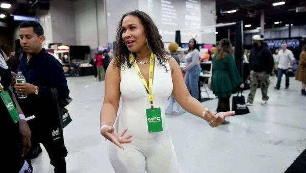 Parking Lot Action with Horny Latinas! - porntry.com on freevids.org