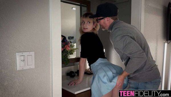 Skinny Teen Blonde Evie Christian Gets Hardcore Blowjob - veryfreeporn.com on freevids.org