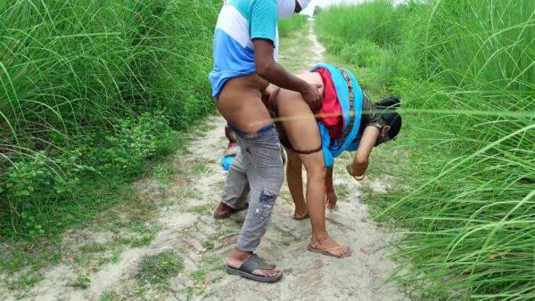 Indian Devar Ne Bhabhi Ko Jungle Mein Lekar Jakar Bahut Chudai Ki - Hindi Video With Devar Bhabhi - desi-porntube.com - India on freevids.org