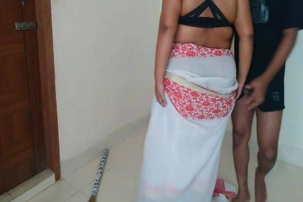 Smart Nandini Di Ko Chodne Keliya Majbor - desi-porntube.com on freevids.org