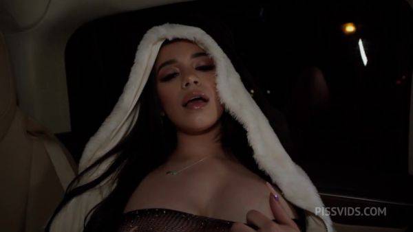 GIANNA DIOR AND SAVANNAH SIXX PLAY WITH THEIR PUSSY'S IN A LATENIGHT RIDE - PissVids - hotmovs.com on freevids.org