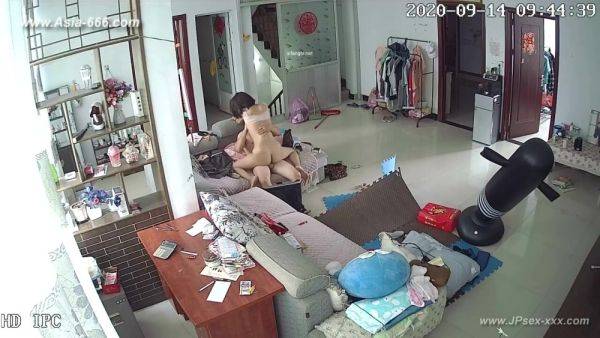 Hackers use the camera to remote monitoring of a lover's home life.609 - hclips.com - China on freevids.org