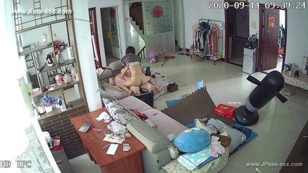 Hackers use the camera to remote monitoring of a lover's home life.609 - hotmovs.com - China on freevids.org