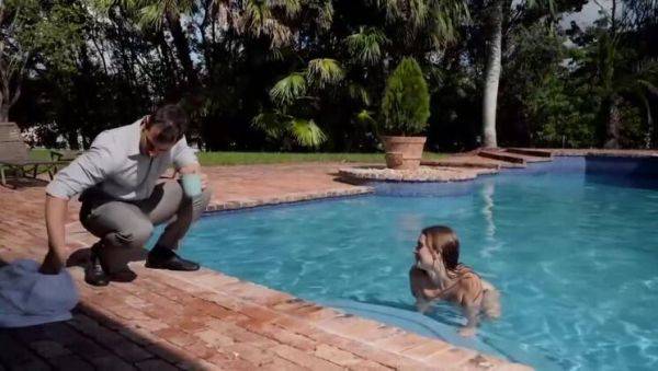 Duncan Saint & Jill Kassidy's Hairy Skinny Dip Fuck - veryfreeporn.com on freevids.org