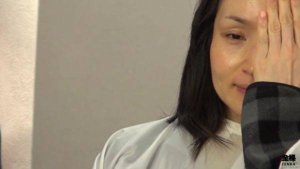 Transforming frumpy Japanese housewife into beautiful sex swan - hotmovs.com - Japan on freevids.org