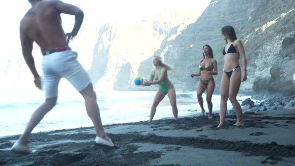 Rain of sensuality under the Tenerife sun! - hotmovs.com on freevids.org