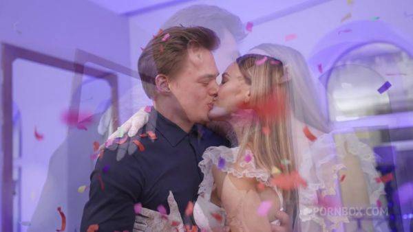 Real Piss Wedding 9 ON 1 Interracial Gang Bang with Siri - PissVids - hotmovs.com on freevids.org