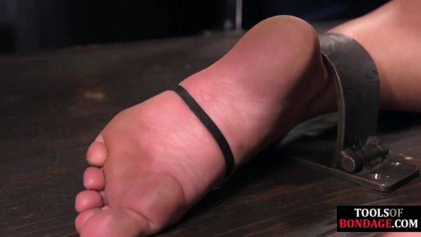 Feet whipped babe suffers multiple orgasms by master Hitachi - hotmovs.com on freevids.org