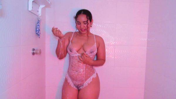 Colombian beauty masturbates and squirts in shower - Amateur Porn - anysex.com - Colombia on freevids.org