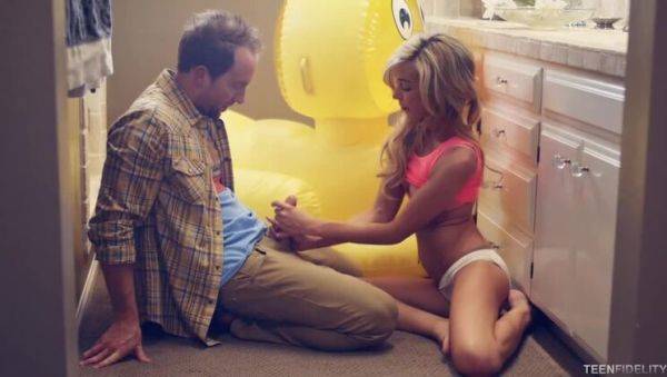 Ryan Madison & Kaylee Haze: Creampie, Handjob, Blonde Action - veryfreeporn.com on freevids.org