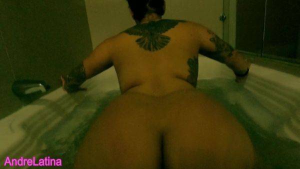 Watch Her Move Her Delicious Ass In The Water - upornia.com on freevids.org