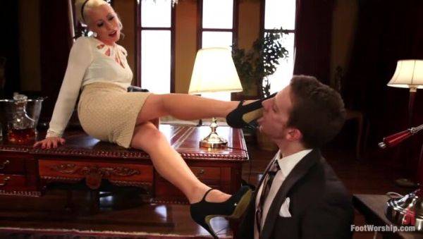 Chanel Preston, Lorelei Lee, and Haley Wilde Star in Mad About Feet! - xxxfiles.com on freevids.org