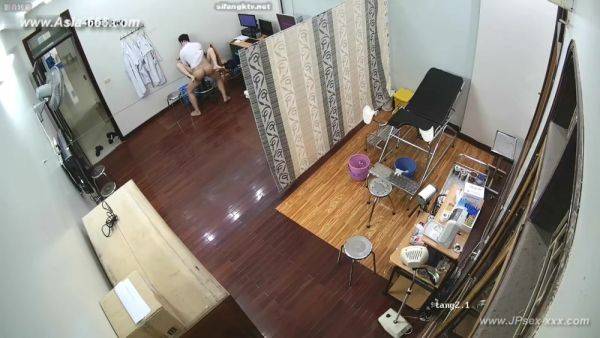 Hackers use the camera to remote monitoring of a lover's home life.615 - hotmovs.com - China on freevids.org